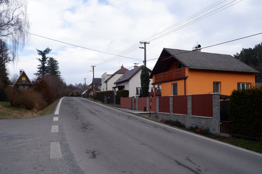 File:Budišovice Zátiší - Horní Lhota, hraniční silnice.jpg