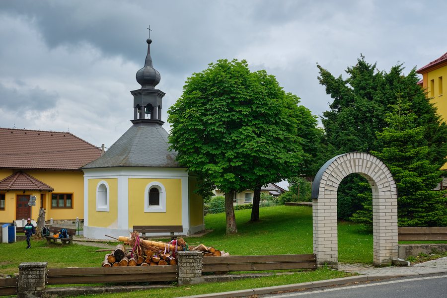 File:Chodov u Domažlic kaple sv. Jana Křtitele červen 2022.jpg