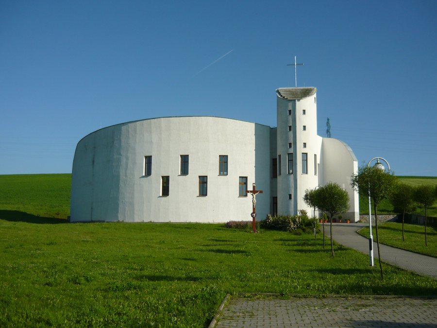 File:Veľké Kršteňany - kostol 01.jpg