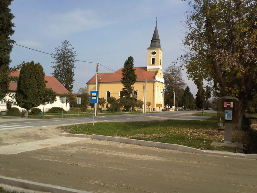 File:Gola crkva - panoramio.jpg
