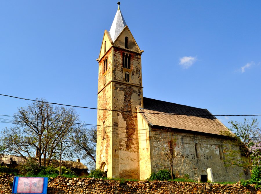 File:Biserica cnezilor Cândea din Sântămăria-Orlea.jpg