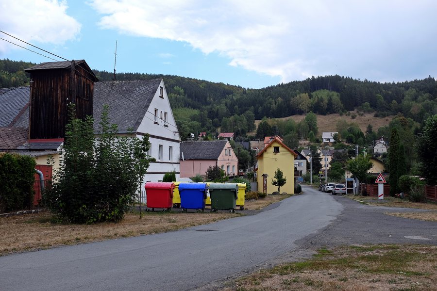 File:Teplička pohled na obec.jpg