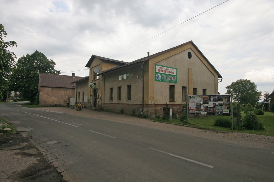 File:Vrchovnice hospoda.JPG