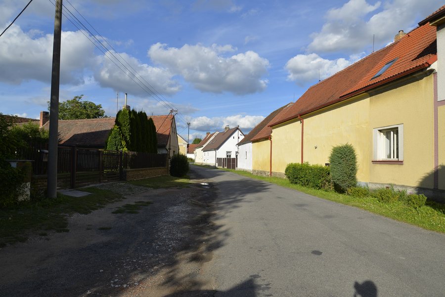 File:Týnec (Malý Bor) 01.jpg