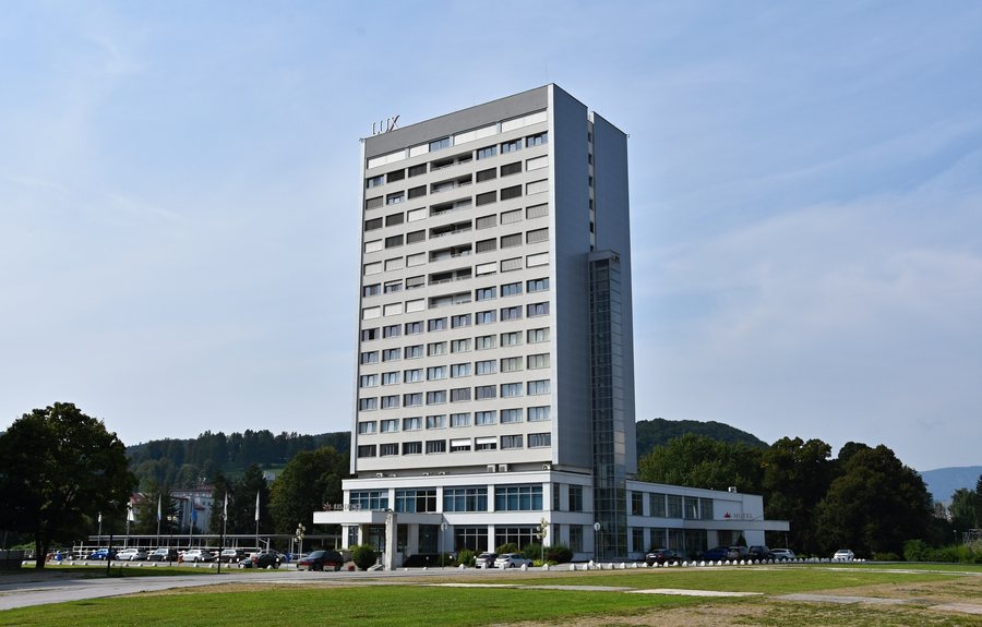 File:Banská Bystrica, Slovakia - hotel LUX.jpg
