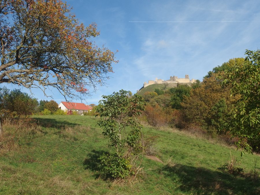 File:Branč, hrad od juhozápadu (1).jpg