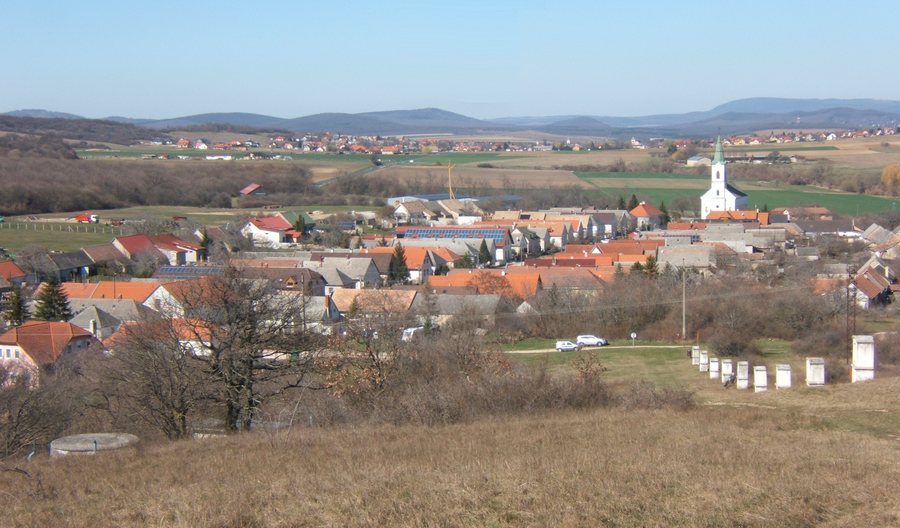 File:Veszprémfajsz, a település látképe.jpg