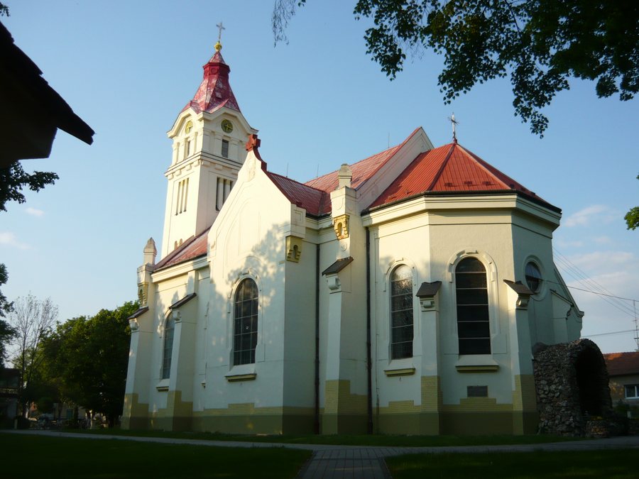 File:Žabokreky nad Nitrou - kostol.jpg