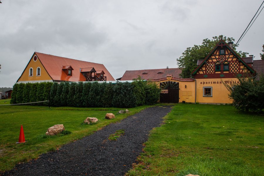 File:Mýtinka (Vojtanov), Penzion Na Hrázděném statku 2020 (1).jpg