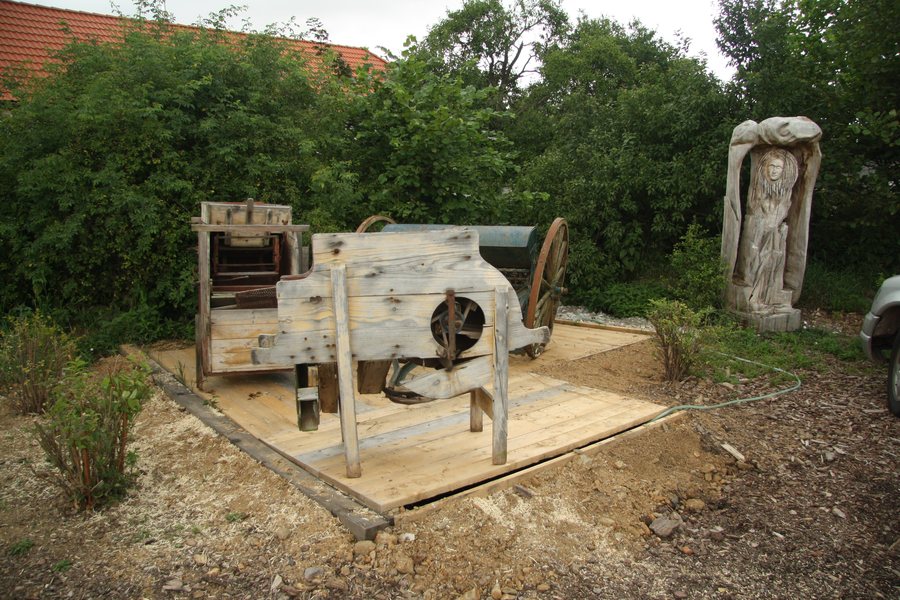 File:Agronomic equipment in Jiřice u Moravských Budějovic, Znojmo District.jpg