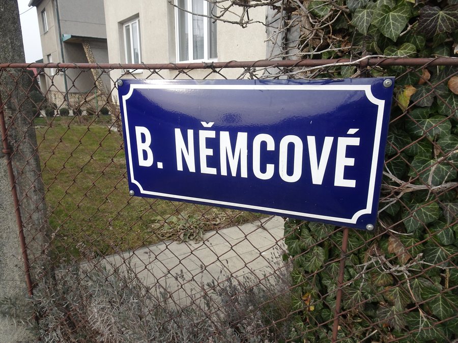 File:Lipník nad Bečvou, B. Němcové, tabule.jpg