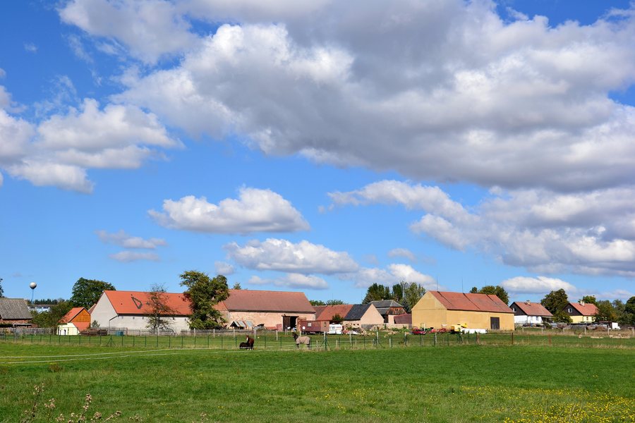 File:Velká Chmelištná 2015-09-28 Od jihu.jpg