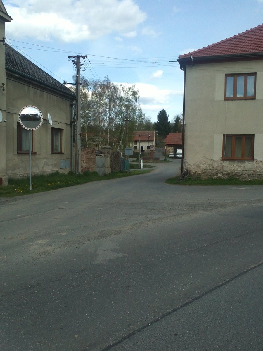 File:Libodřice, rozcestí.jpg