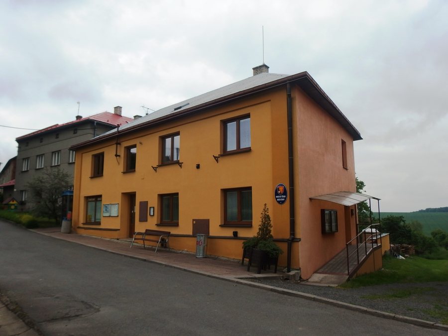 File:Bezuchov, OÚ.JPG