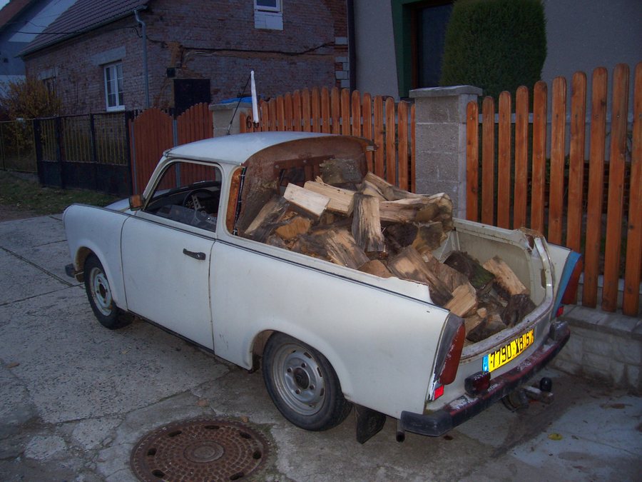 File:Terešov, trabant, 2009 (01).jpg