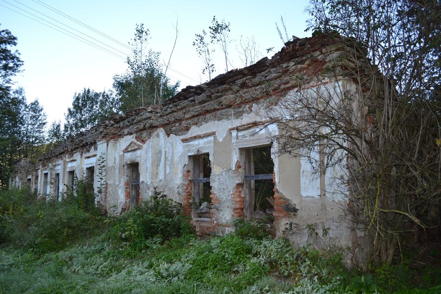 File:Zlatno - Kaštieľ.jpg