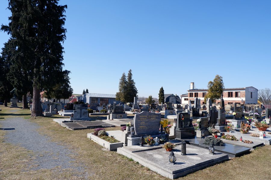 File:Hřbitov Vítkov 01.jpg
