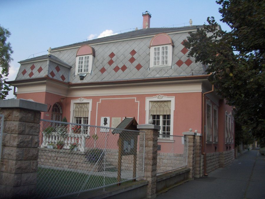 File:Nagy Gyula Területi Múzeum, Orosháza.jpg