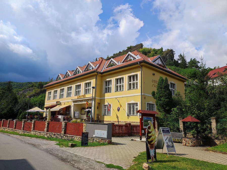 File:Svatý Jan pod Skalou, OÚ.jpg