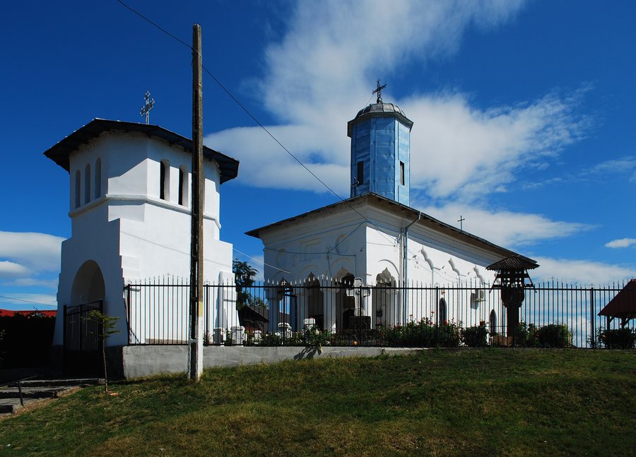 File:RO CL Belciugatele Cojesti church 2.jpg