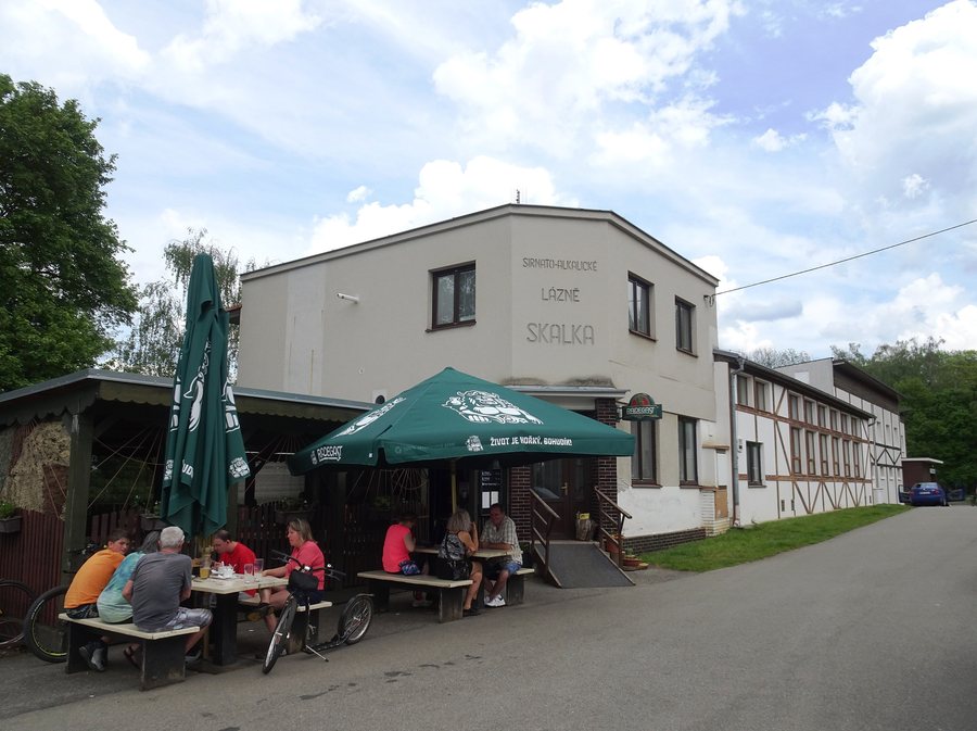 File:Skalka (PV), restaurace.jpg