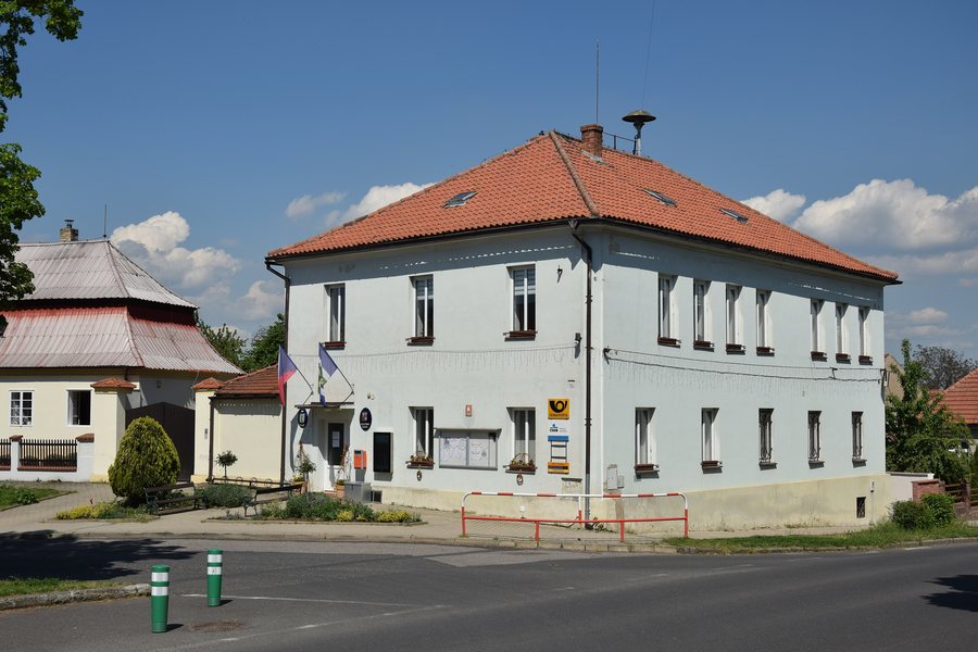 File:Bechlín 2025-05-01 Obecní úřad.jpg