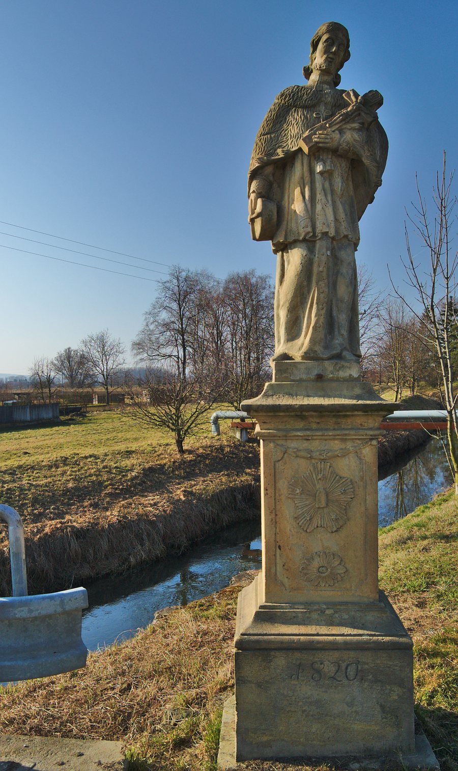 File:Socha na mostě, Bystročice, okres Olomouc.jpg