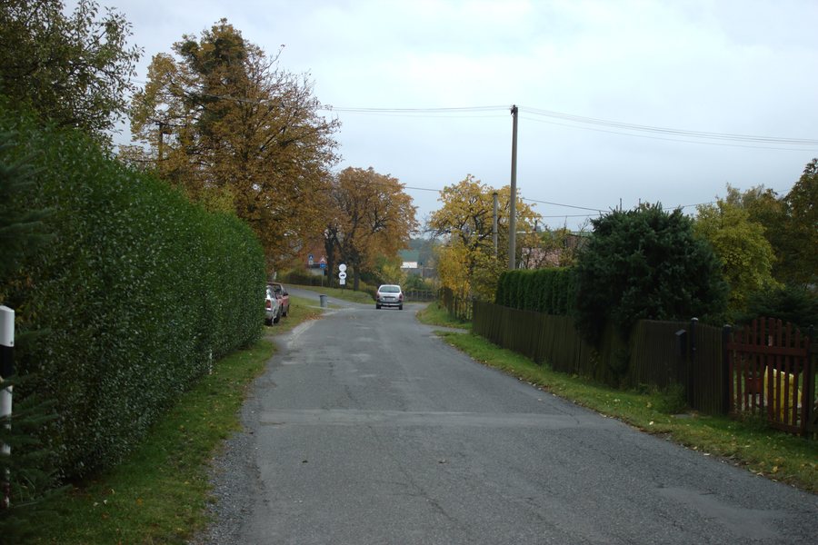 File:Horní Životice, cesta III.jpg
