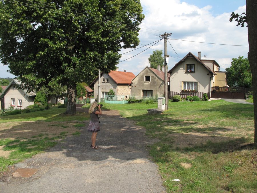 File:Tehov (okres Benešov), náves.jpg