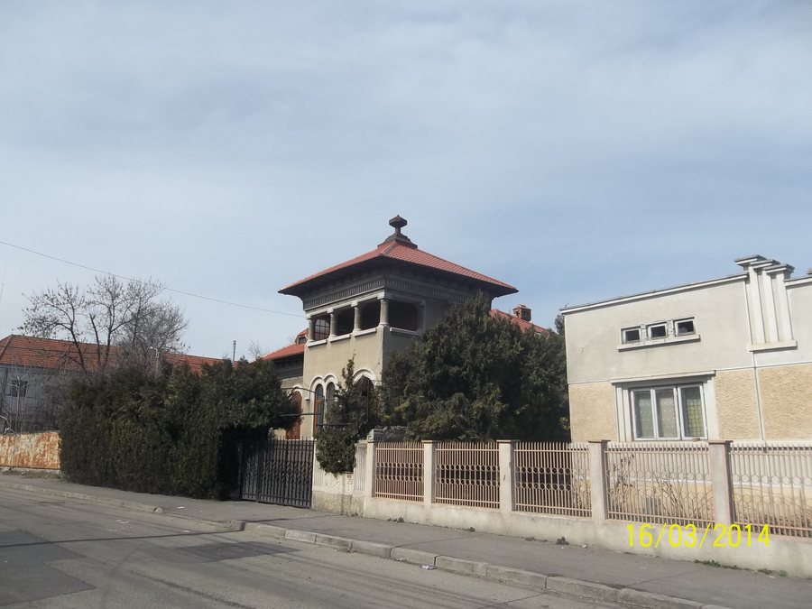 File:Cladire veche din Municipiul Galati, Romania 2.JPG