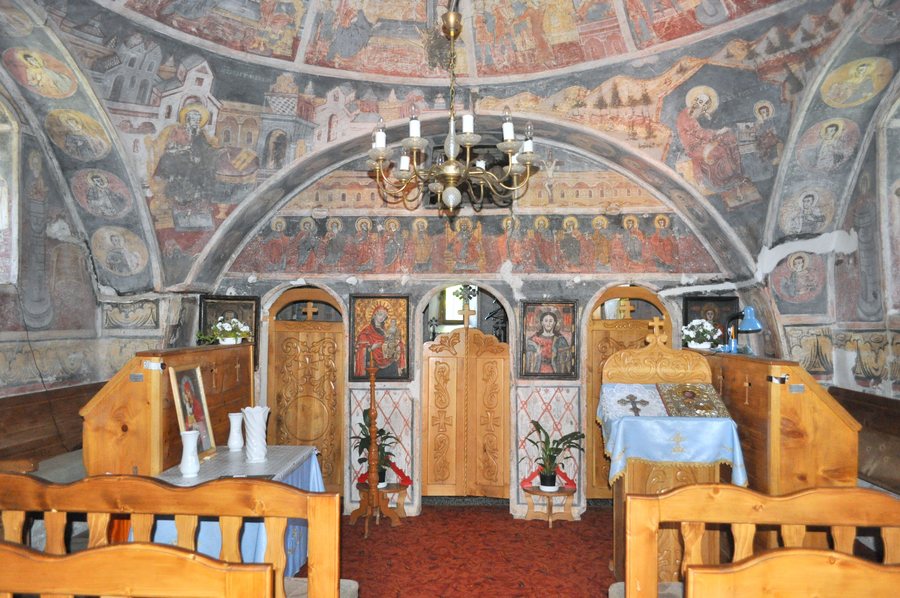File:RO AB Biserica Cuvioasa Paraschiva din Mesentea (1).jpg