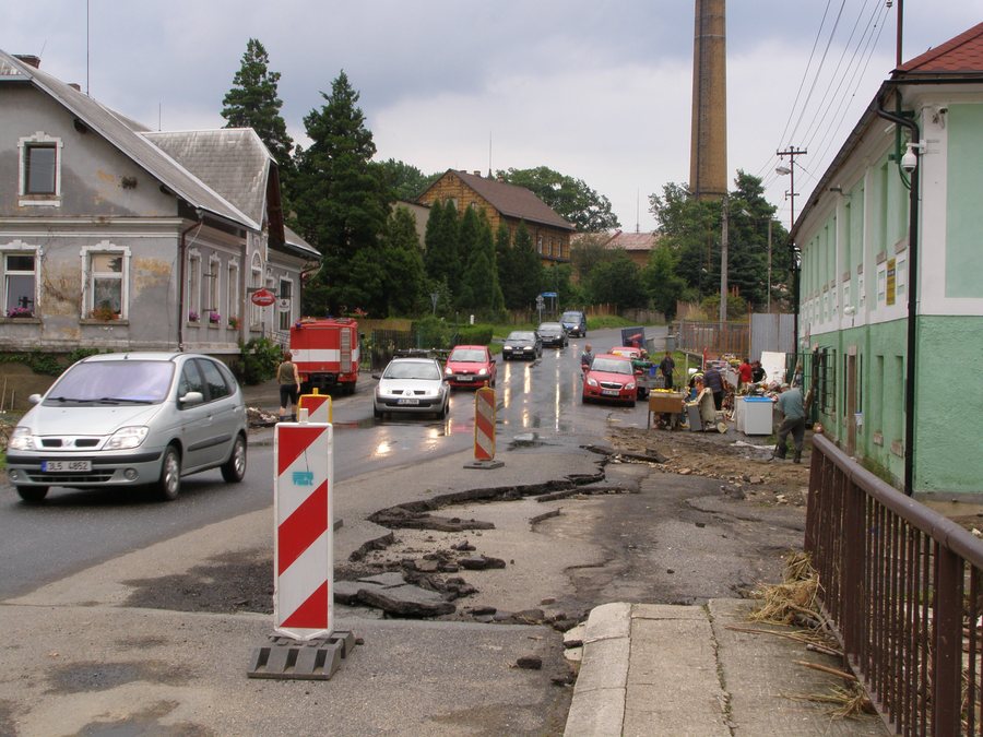 File:Dětřichov, povodeň 2010, důsledky 04.jpg