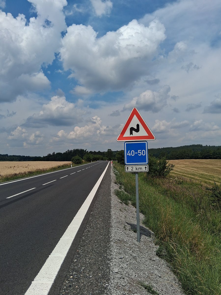File:40-50 km h, Liptaň.jpg