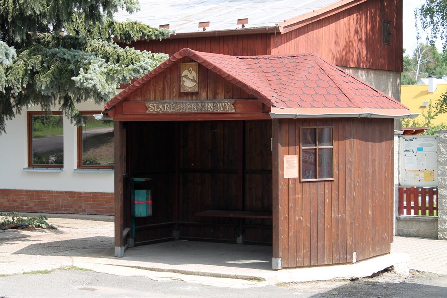 File:Staré Heřminovy, autobusová zastávka (2019-08-14; 01).jpg