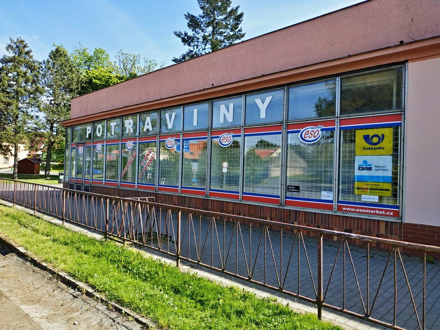 File:Cheznovice, pošta.jpg