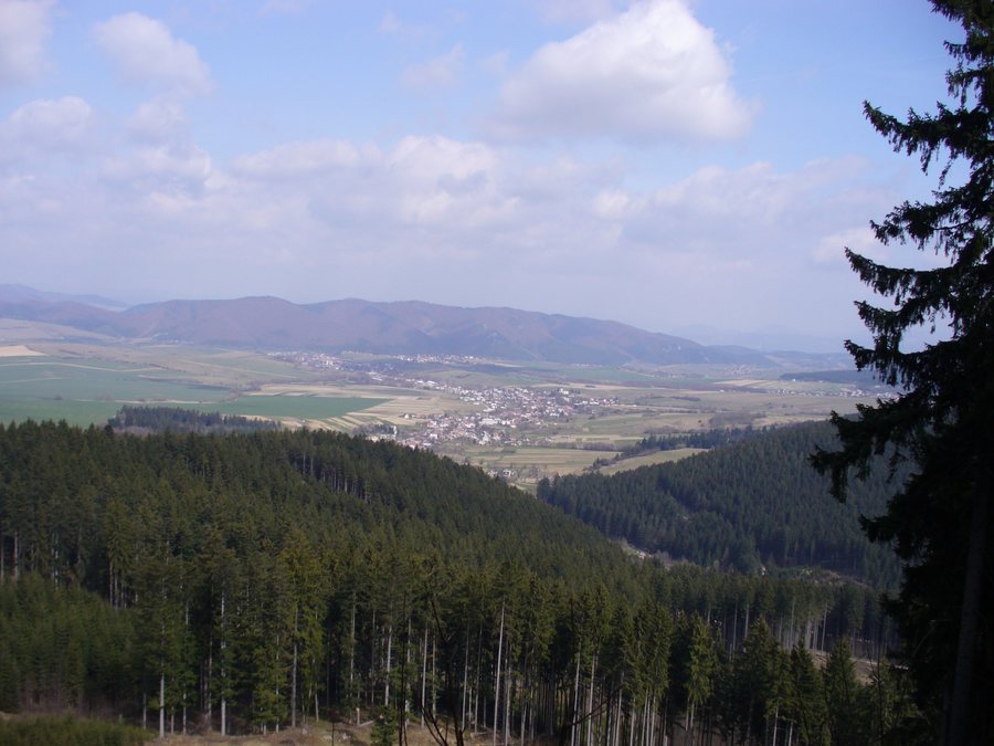 File:Kamenna Poruba zo Sokola.JPG