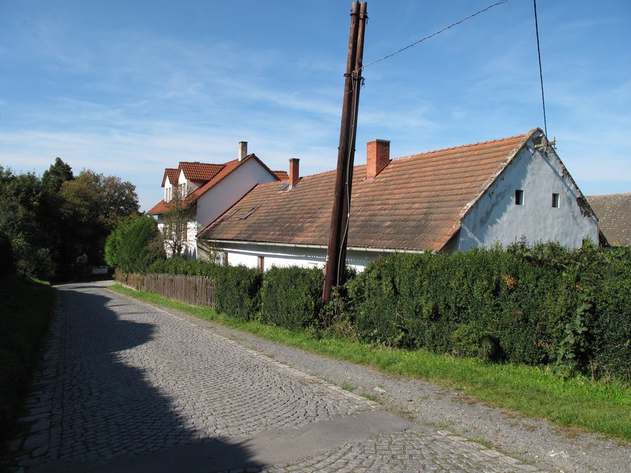 File:Měřín (Rabyně), chalupa.jpg