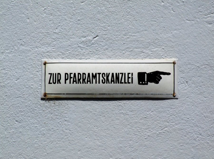 File:German sign in Mediaş (Mediasch, Medgyes).JPG
