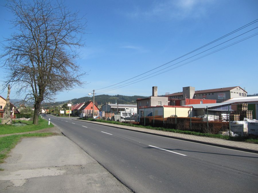 File:Hovězí, silnice.jpg