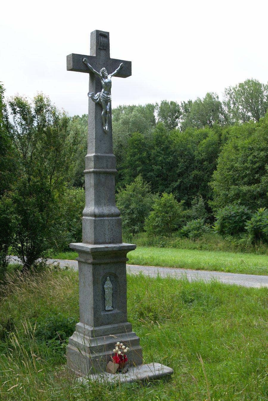 File:Kříž jižně od obce, Střítež nad Ludinou.jpg