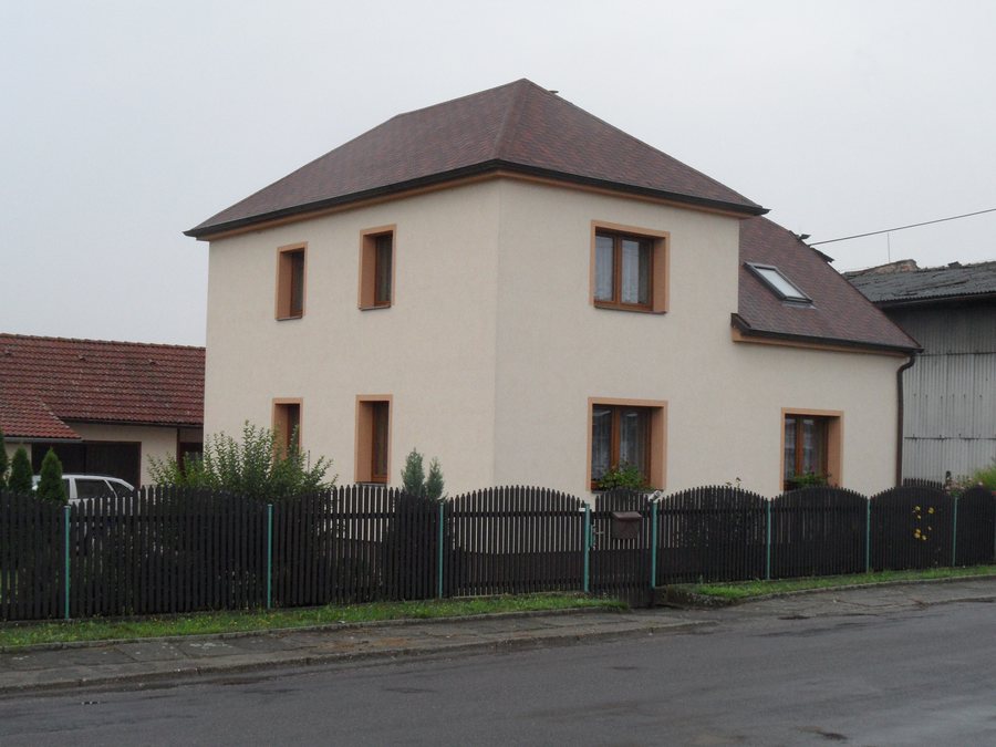 File:Chvojenec A. Velký dům.jpg