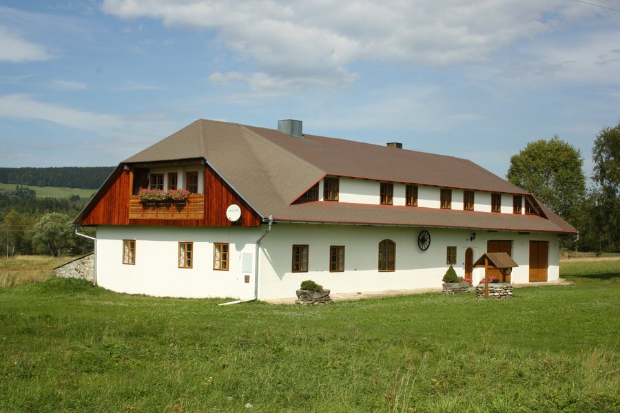 File:Borová Lada, České Chalupy.jpg