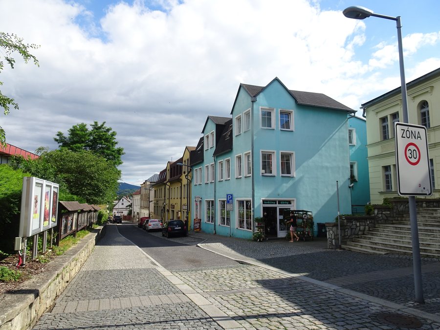 File:Hrádek nad Nisou, 1. máje.jpg