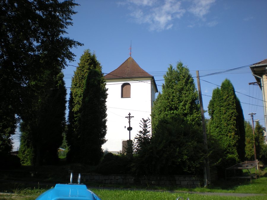 File:Snět - kostel.jpg