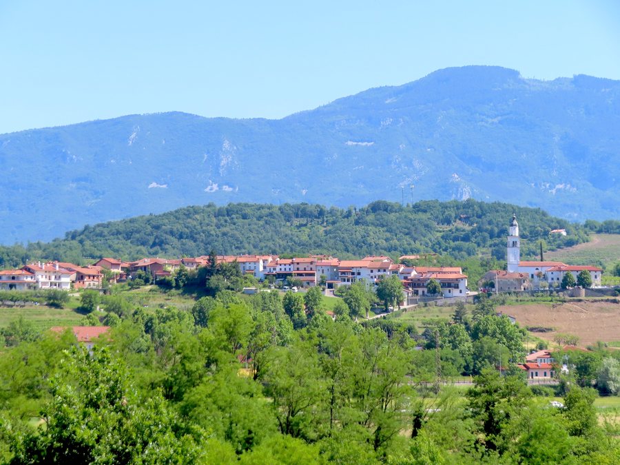 File:Prvačina Slovenia 2.jpg