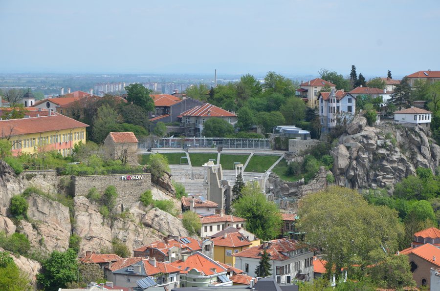 File:Plovdiv Ancient theatre.jpg