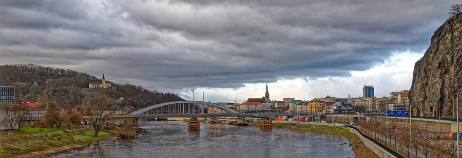 File:Ústí nad Labem (Aussig an der Elbe) Panorama.jpg