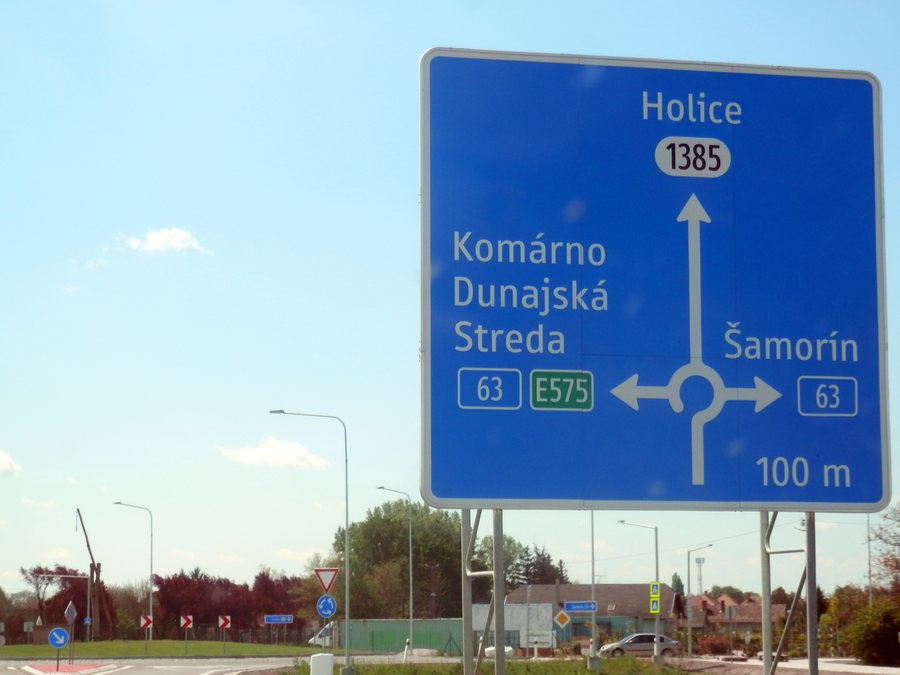 File:Rýchlostná cesta R7, úsek Kvetoslavov - Holice 21 Slovakia 22.jpg