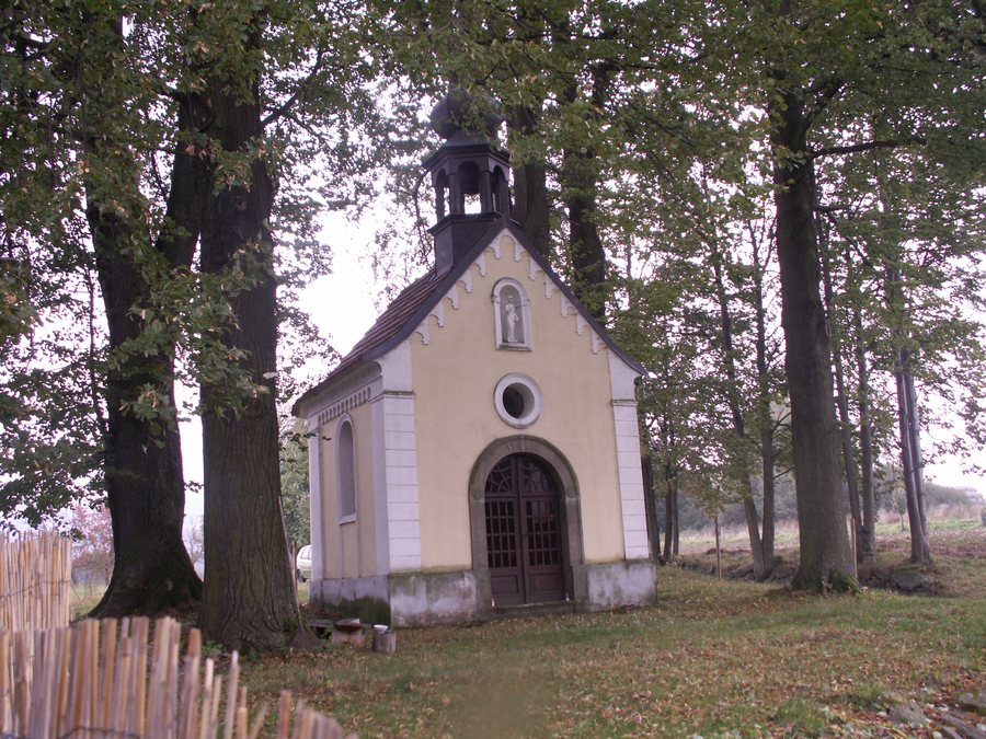File:Bedřichov-kaple.JPG