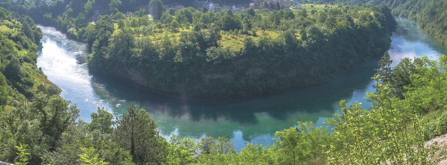 File:River Neretva with Lug in background (Jablanica).jpg